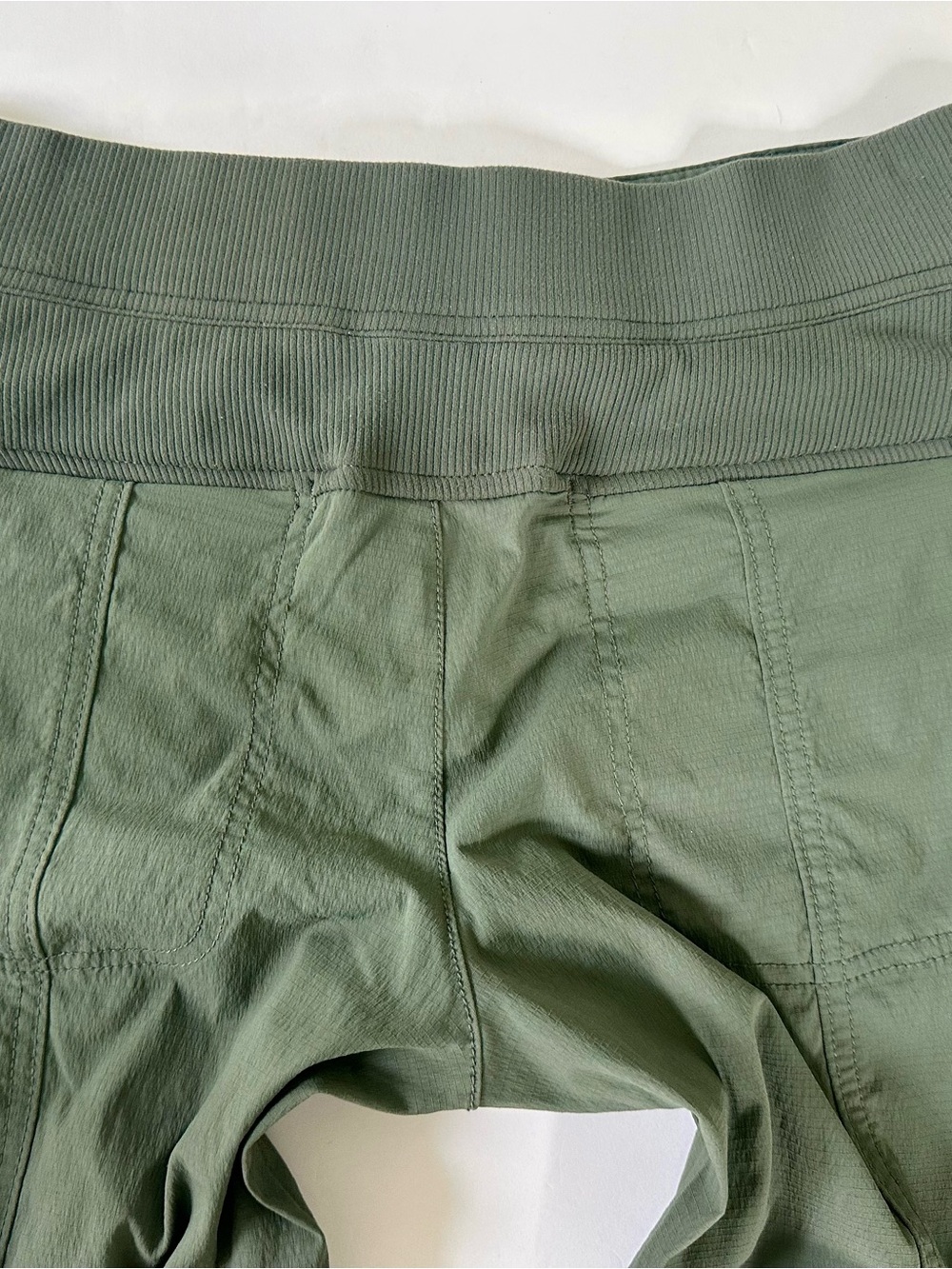 Athleta Trekkie North Straight Leg Outdoor Pant 6 Olive Green Hiking Ripstop EUC - Picture 4 of 11